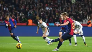 برشلونة يضغط على أوساسونا للهروب من مطاردة ريال مدريد في ترتيب الدوري